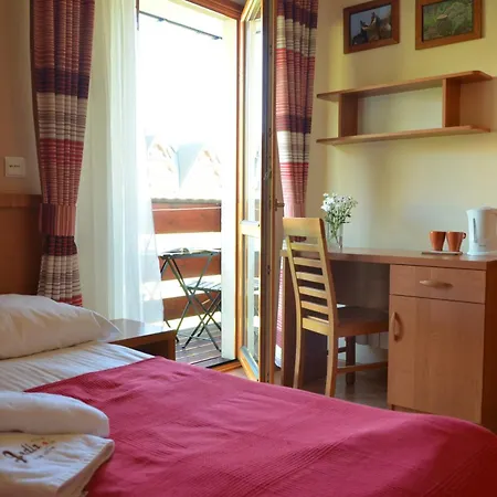 Bed & Breakfast Jedla Miejsce Goscinne Blisko Term 3*