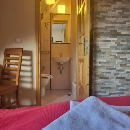 Jedla Miejsce Goscinne Blisko Term Bed & Breakfast 3*