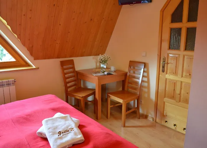 Bed and breakfast Jedla Miejsce Goscinne 3*