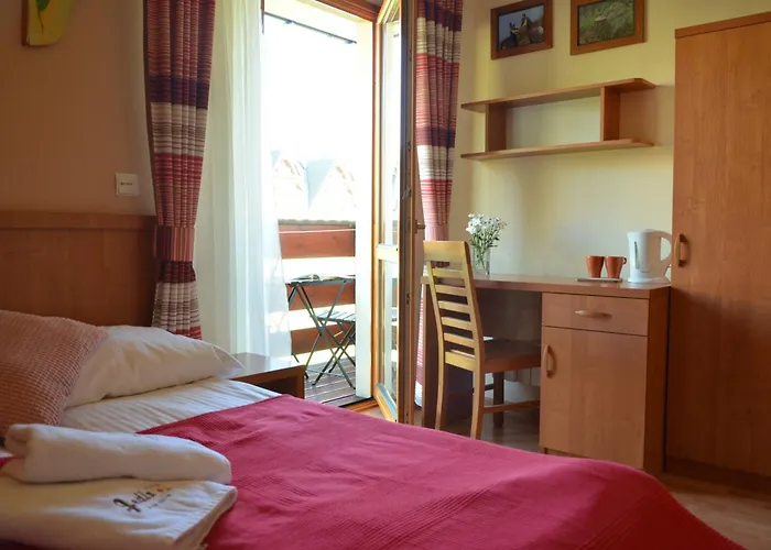 Bed and breakfast Jedla Miejsce Goscinne 3*